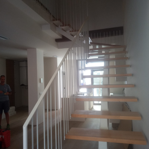 Escalera metálica a medida en la Vall d’Uixó